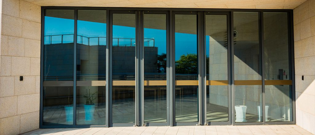 Porte-a-vetri-automatiche-Daxdoor2000-Milano-560x747-1-560x420